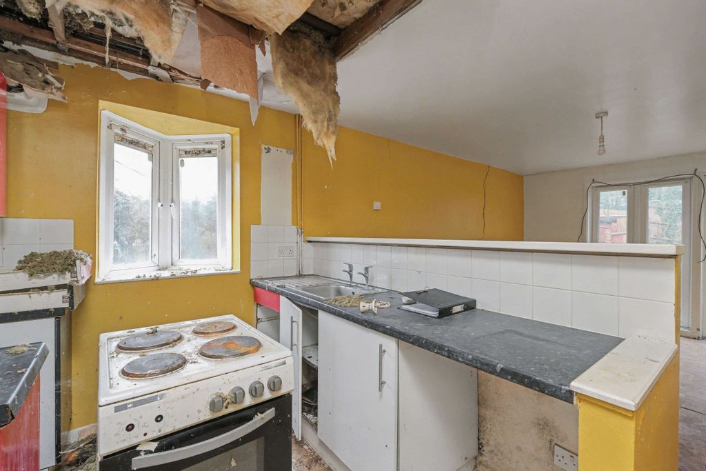 Property photo 2 of 18 1 Church Lees, Great Linford, Milton Keynes, Mk14 5Eb