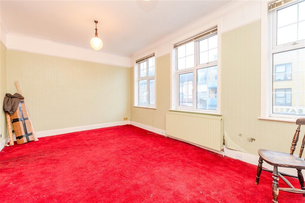 Property photo 1 of 6 Lounge