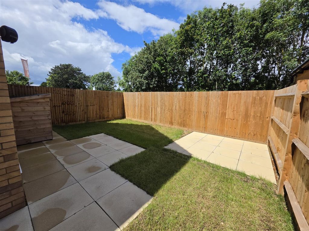 Property photo 3 of 11