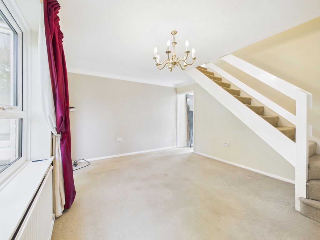 Property photo 3 of 11 Lounge