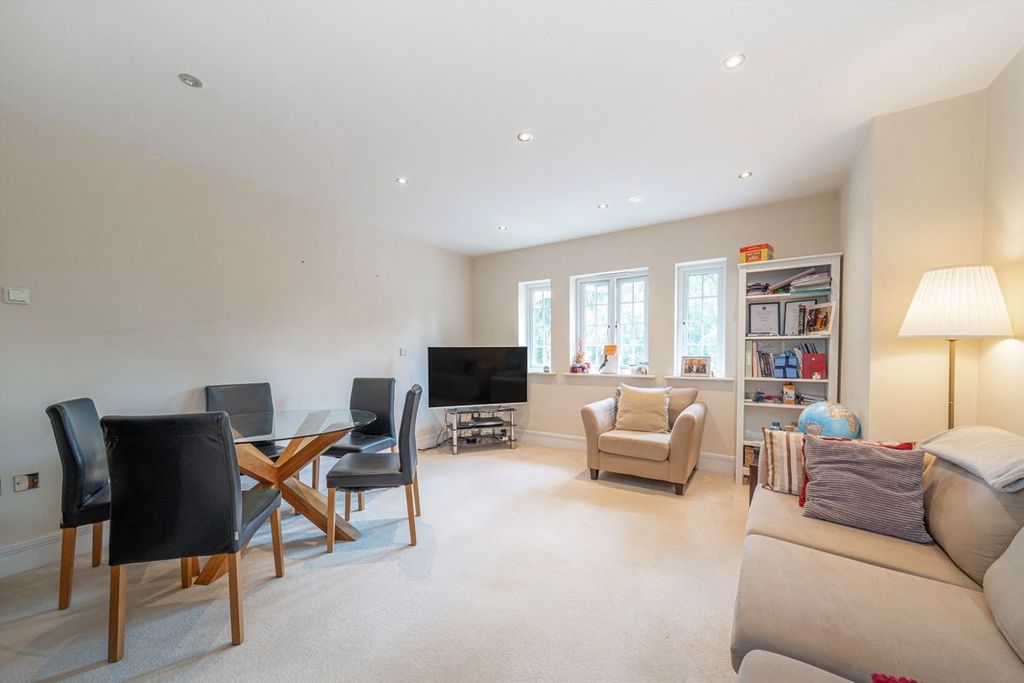 Property photo 2 of 7