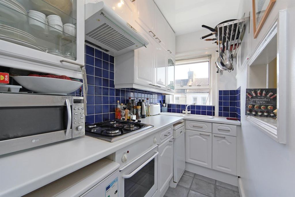 Property photo 2 of 6