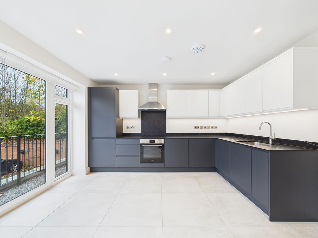 Property photo 1 of 12 Cam02136G0-Pr0490-Still007