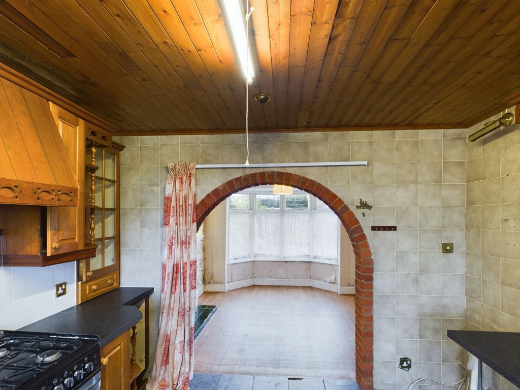 Property photo 3 of 28