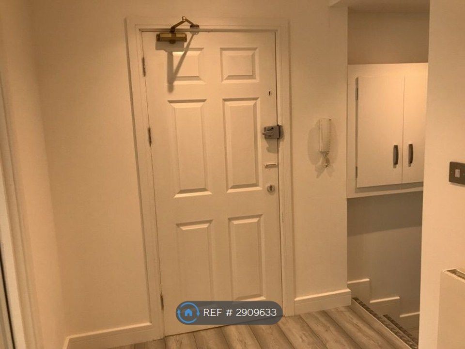 Property photo 3 of 12 Entrance