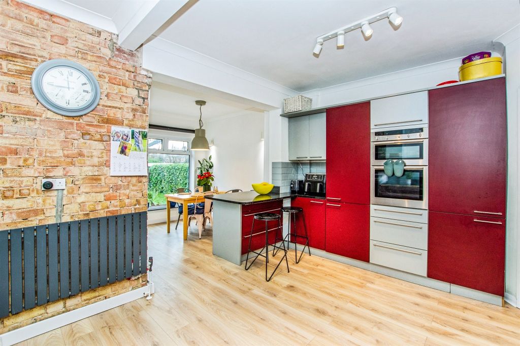 Property photo 3 of 20