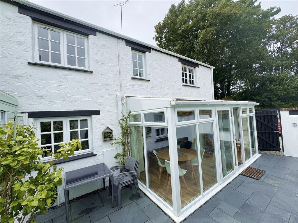 Property photo 1 of 19 Front