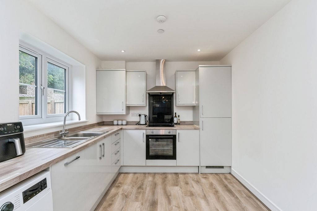 Property photo 3 of 30 Pbox-Img.Jpg