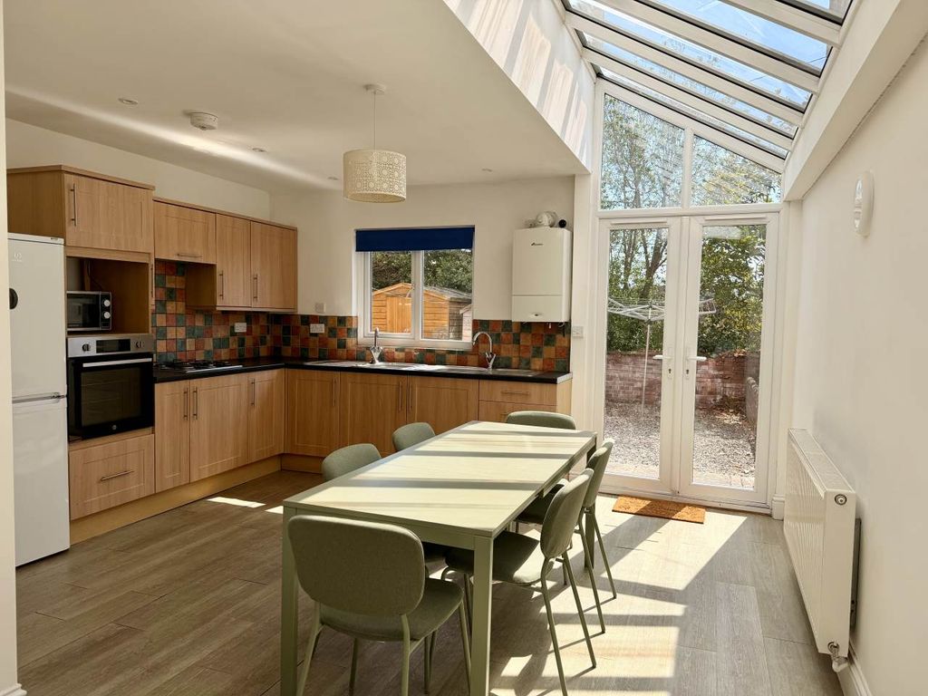 Property photo 2 of 18 Kitchen Diner