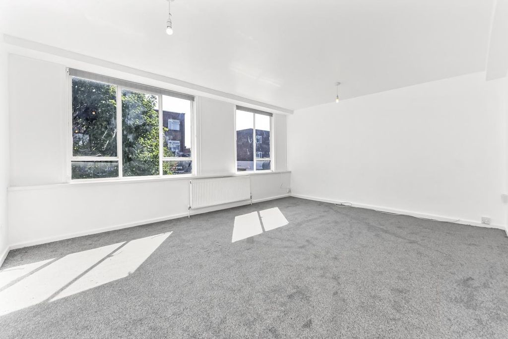 Property photo 1 of 11 Spacephoto (3).Jpg