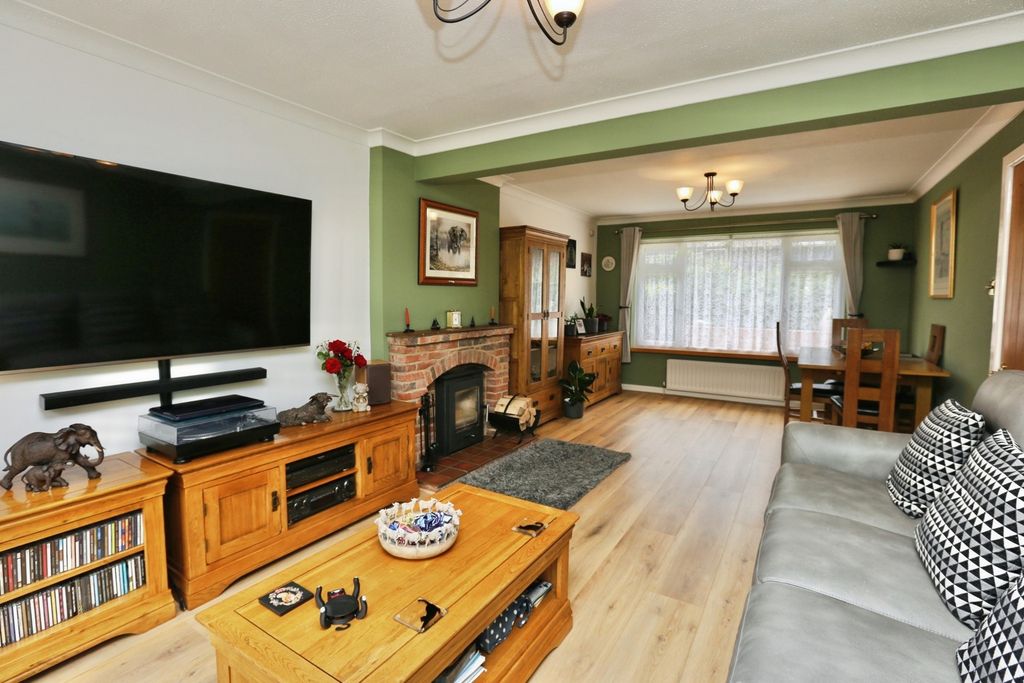 Property photo 3 of 17 Photo