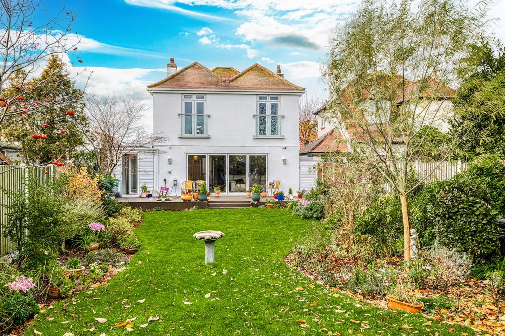 Property photo 2 of 40 Picture No. 46