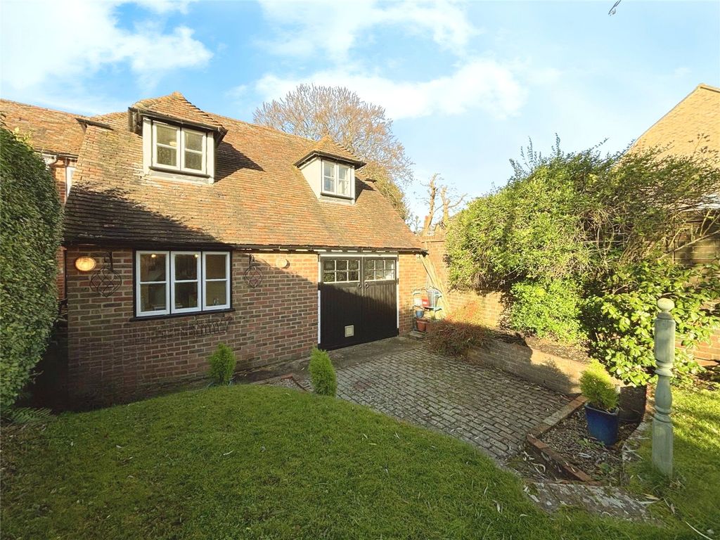 Property photo 2 of 16 Picture No. 17