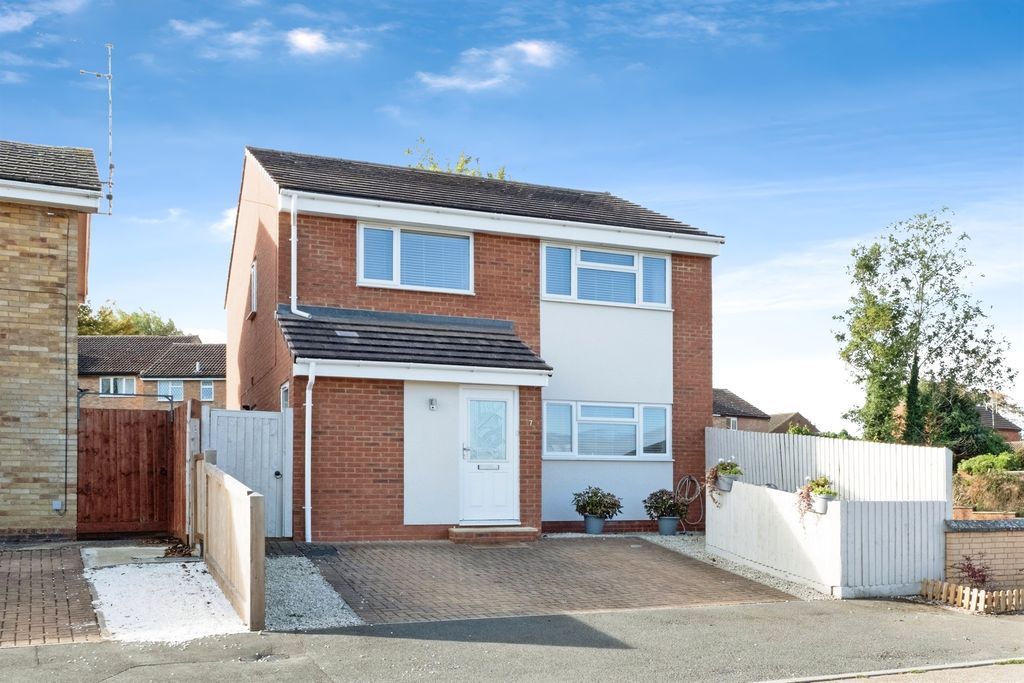 Property photo 2 of 17