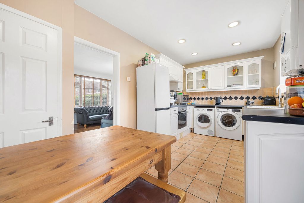 Property photo 2 of 11 Kitchen/Diner