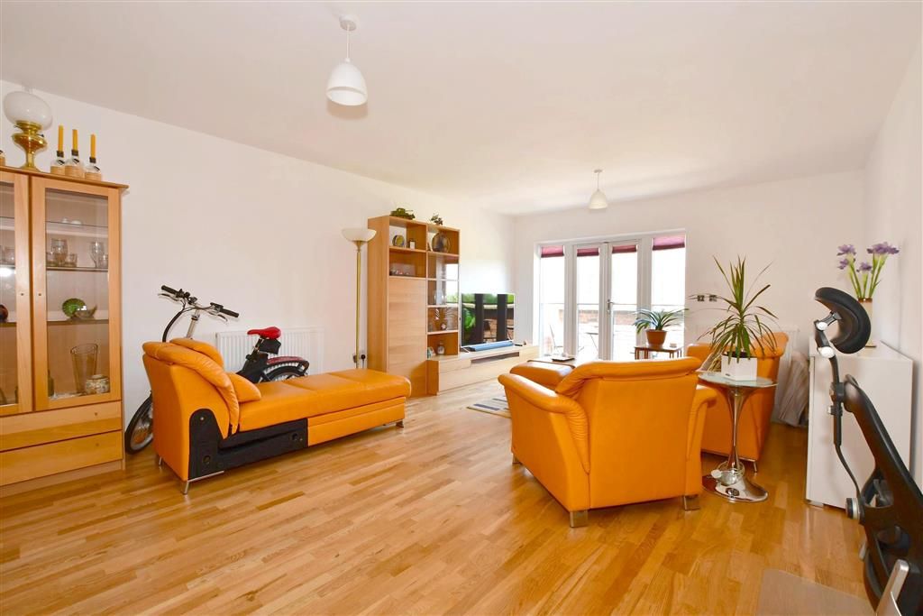 Property photo 3 of 16 Sitting Area