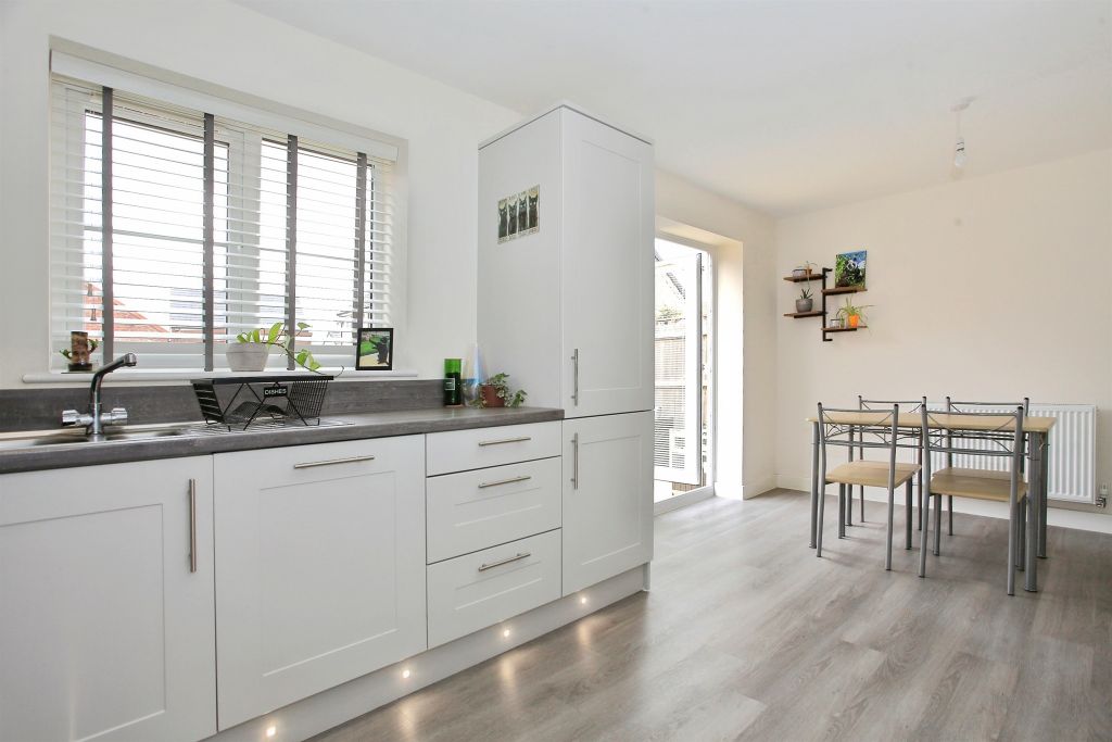 Property photo 1 of 20 Kitchen / Diner