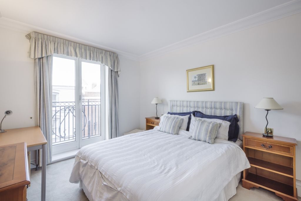 Property photo 3 of 12 Bedroom