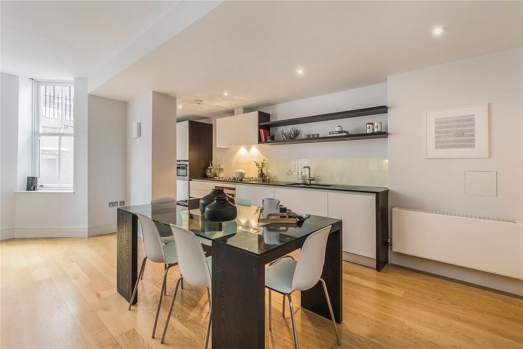 Property photo 2 of 15 Picture No. 32