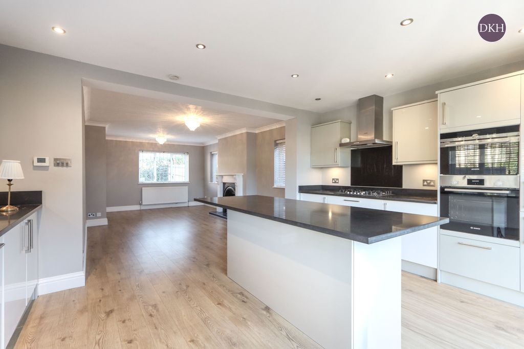 Property photo 2 of 12 Picture No. 13