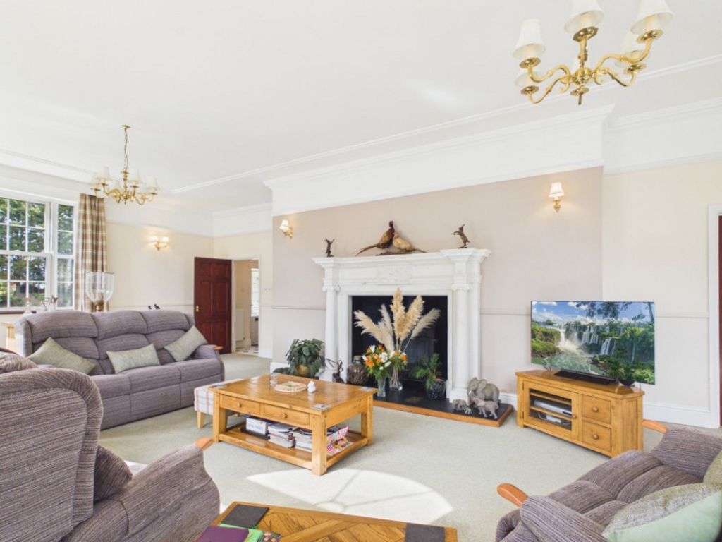 Property photo 3 of 35