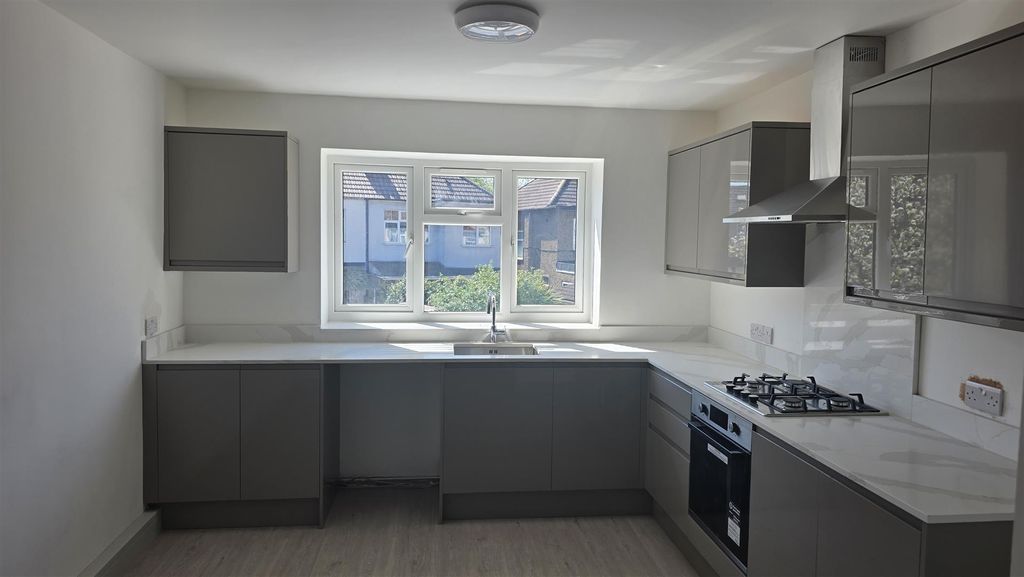 Property photo 2 of 7 20260422_120355.Jpg