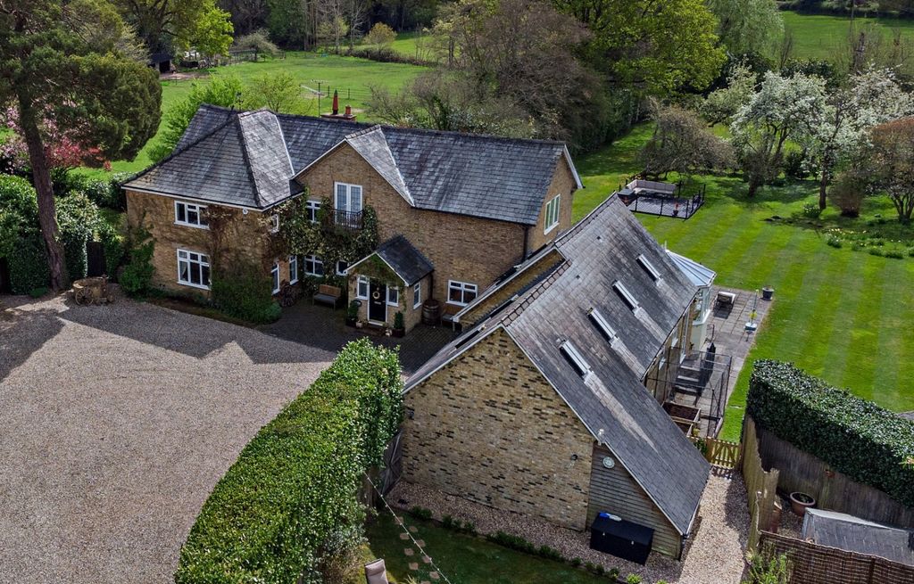 Property photo 3 of 21 Picture 3