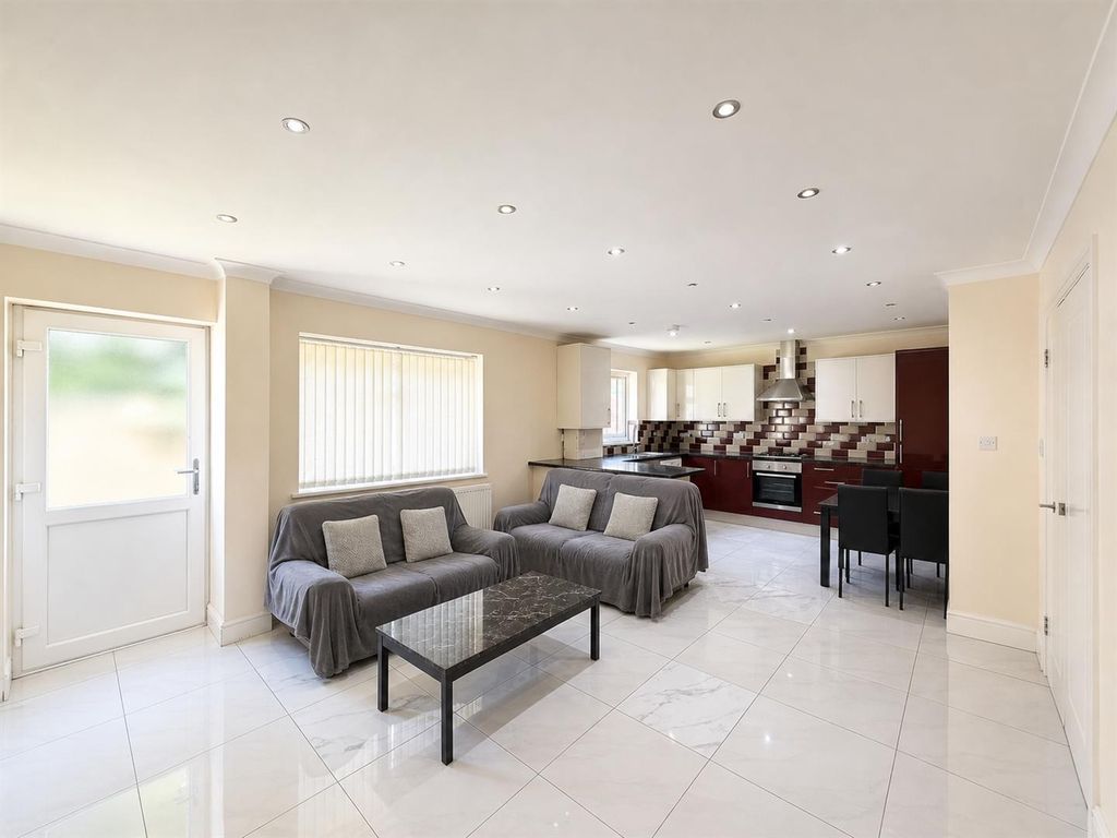 Property photo 2 of 8 Reception Room