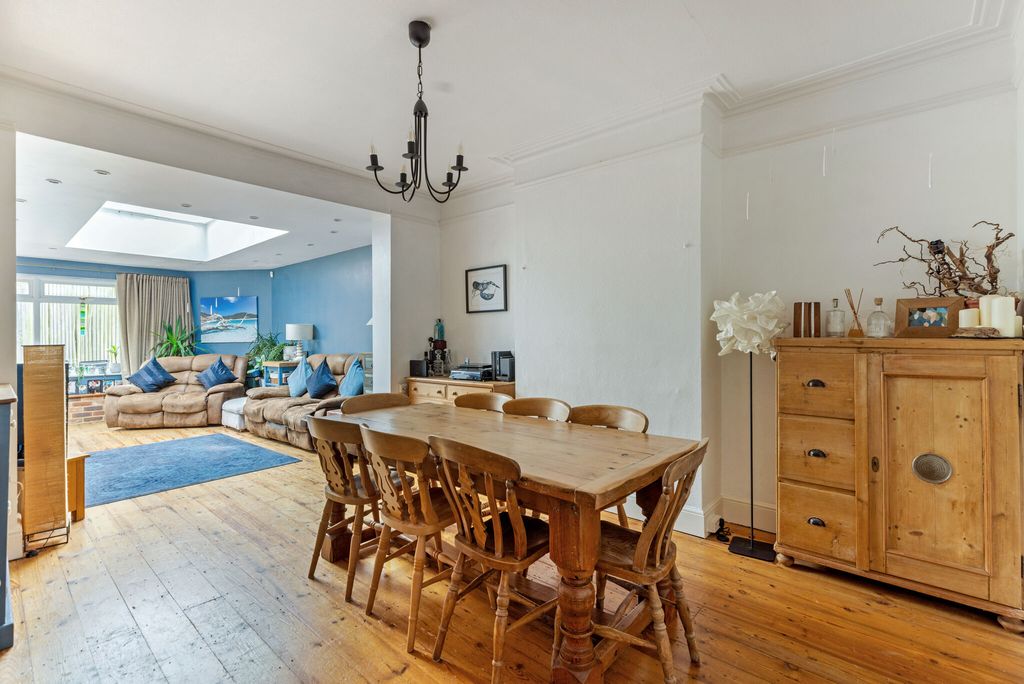 Property photo 3 of 9 Dining Room