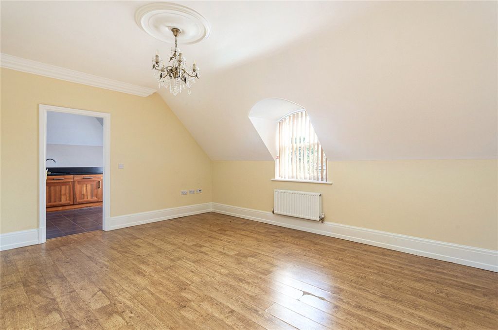 Property photo 3 of 10 Photos