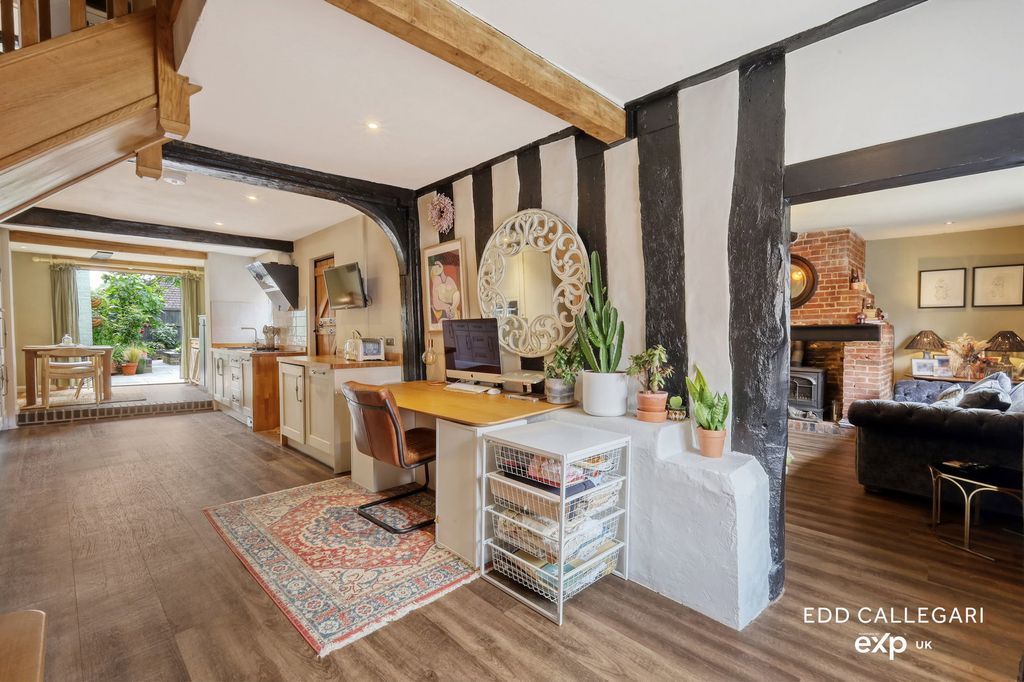 Property photo 3 of 27