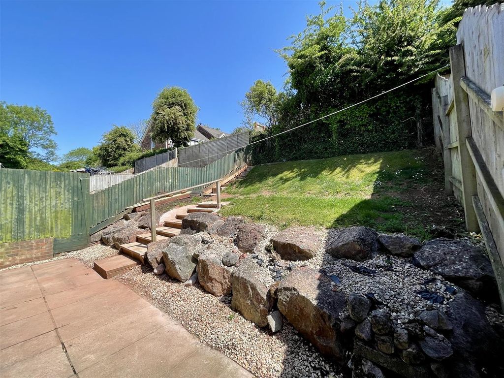 Property photo 3 of 13 Garden With Garage