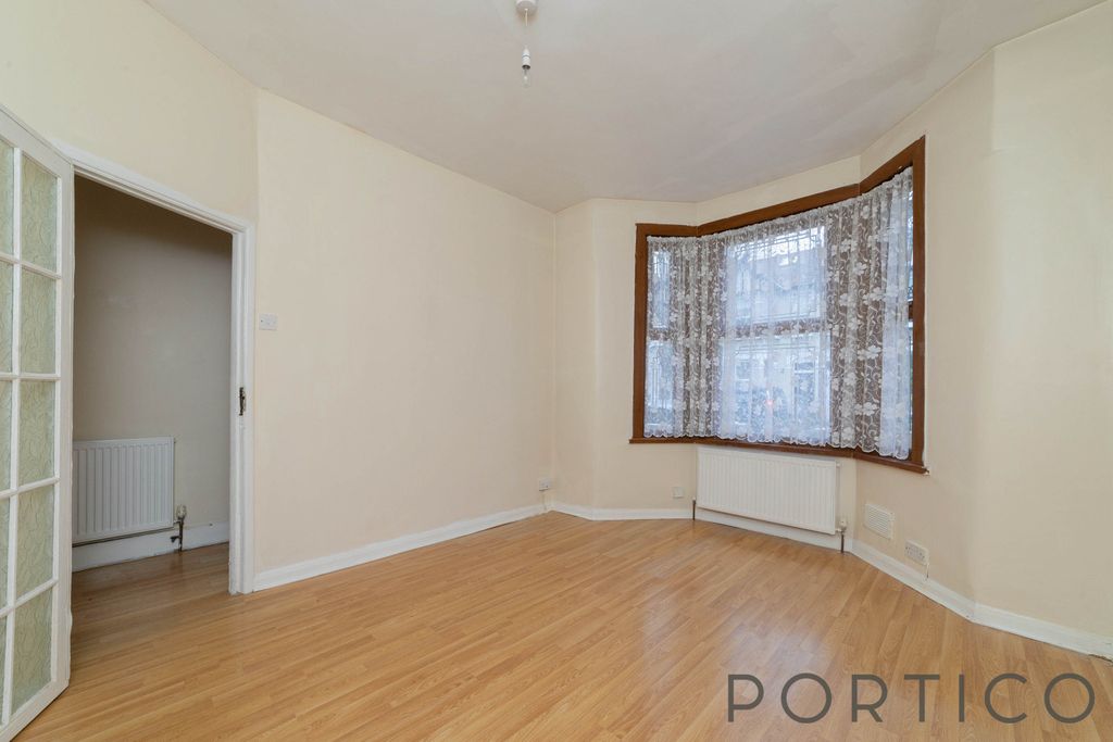Property photo 2 of 18 Reception Room