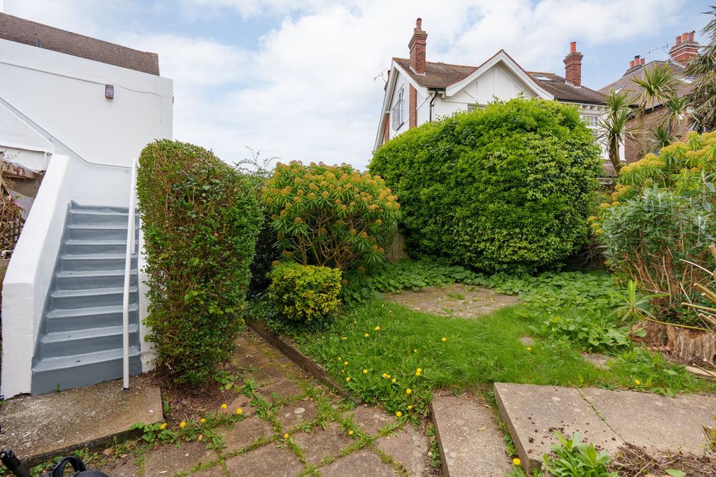 Property photo 2 of 13