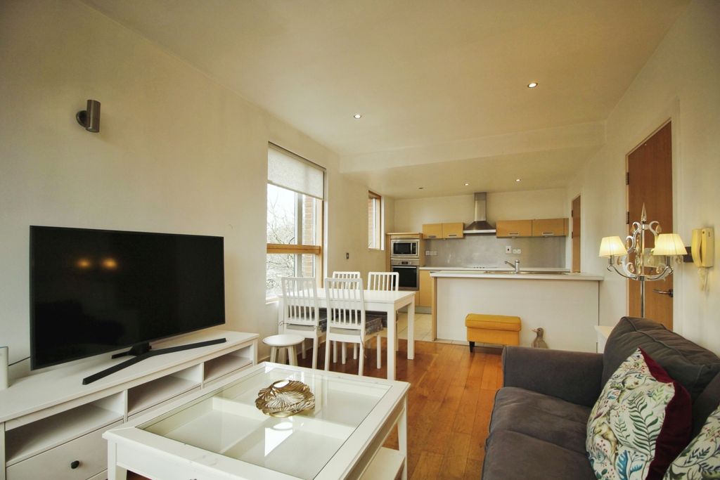 Property photo 2 of 15 Picture No. 20