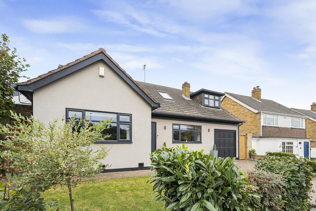 Property photo 2 of 22 Front (Exterior)