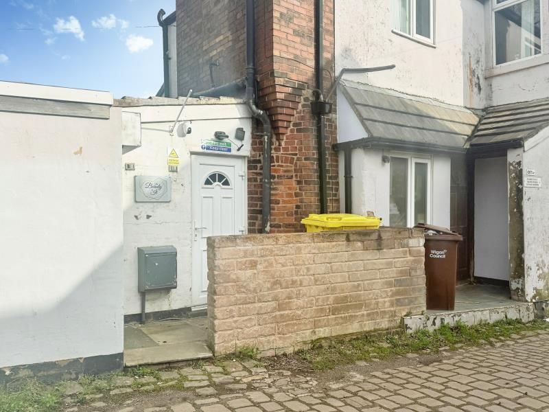 Property photo 1 of 8