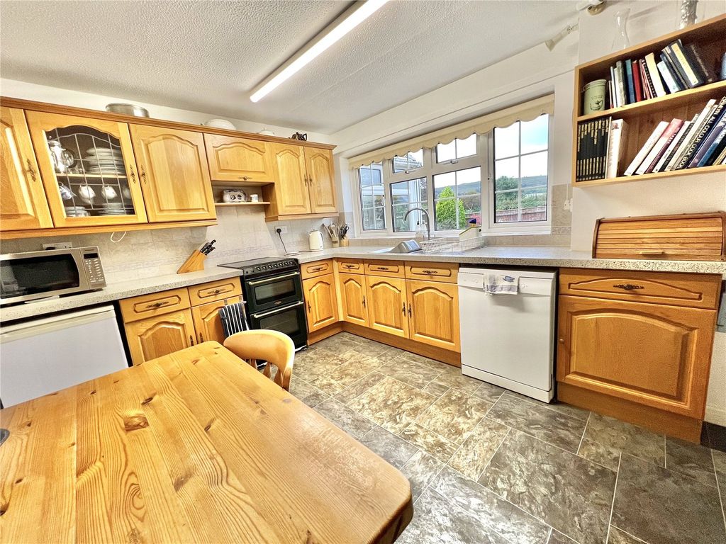 Property photo 3 of 21 Picture No. 02