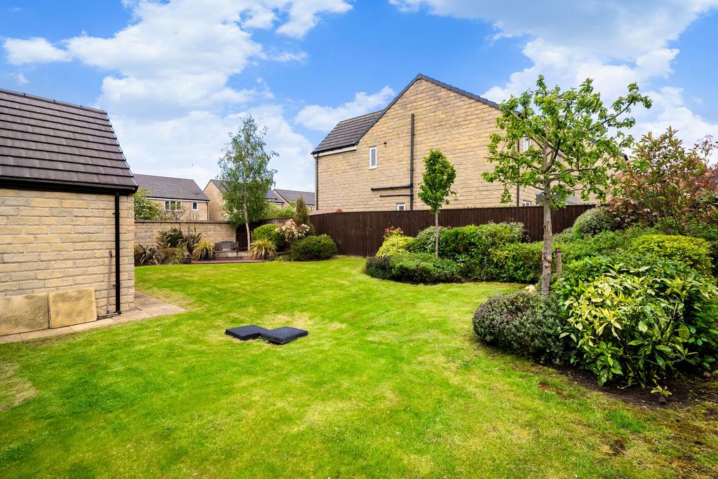 Property photo 3 of 27
