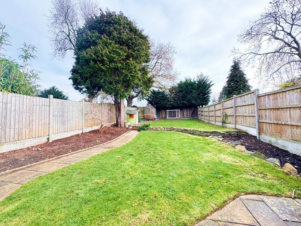 Property photo 2 of 15 Garden