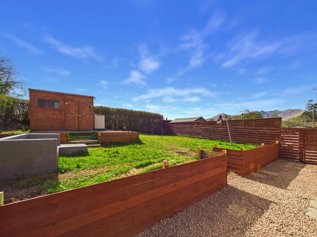 Property photo 2 of 27