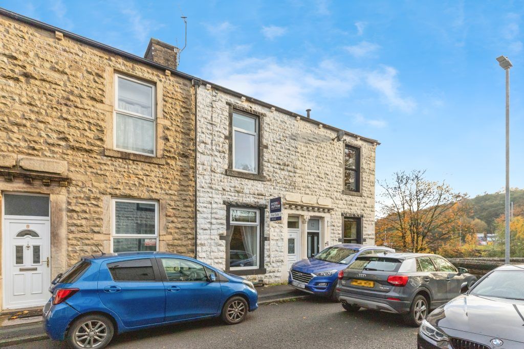 Property photo 2 of 20