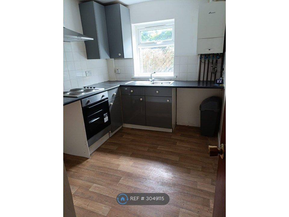 Property photo 2 of 6 Kitchen