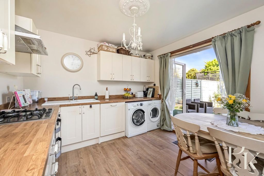 Property photo 2 of 20 Windmill Road, 2-017.Jpg