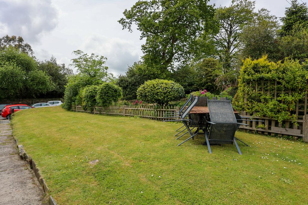Property photo 2 of 30