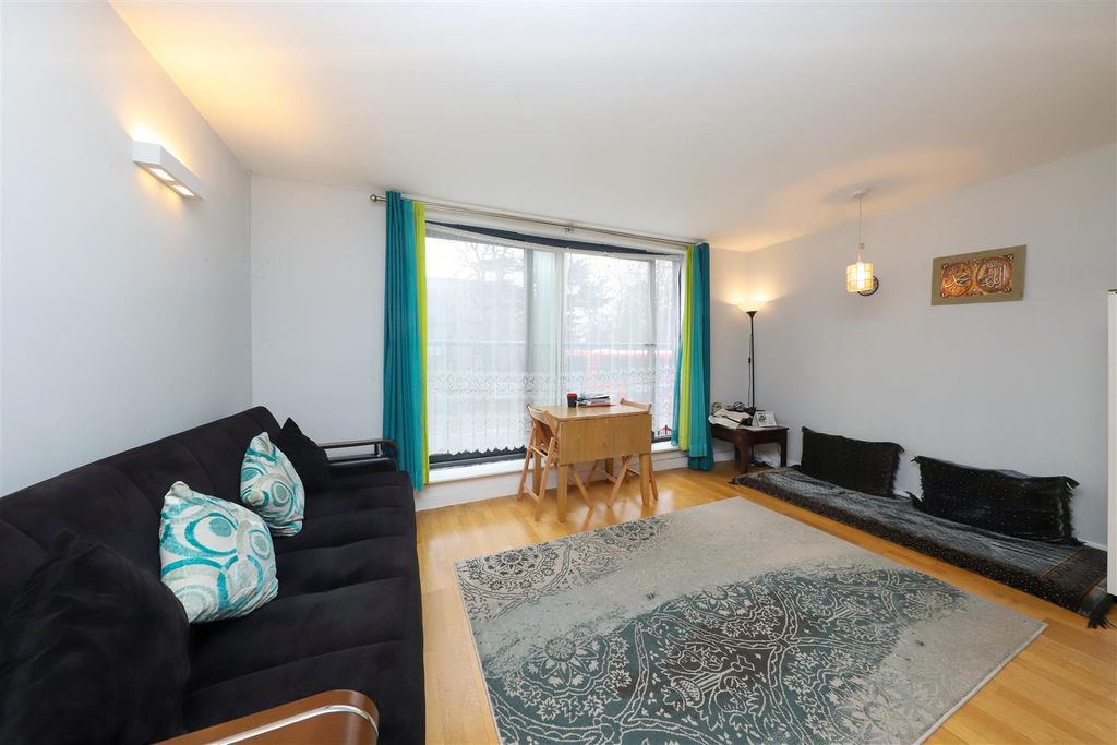 Property photo 2 of 8 Living Room