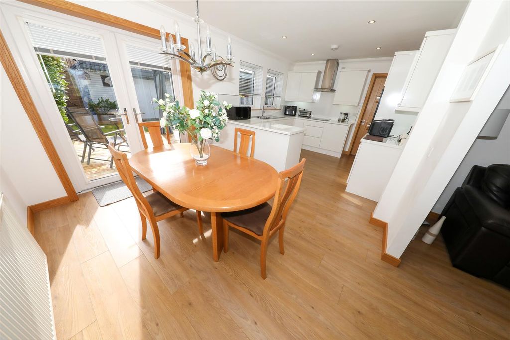 Property photo 3 of 33 C