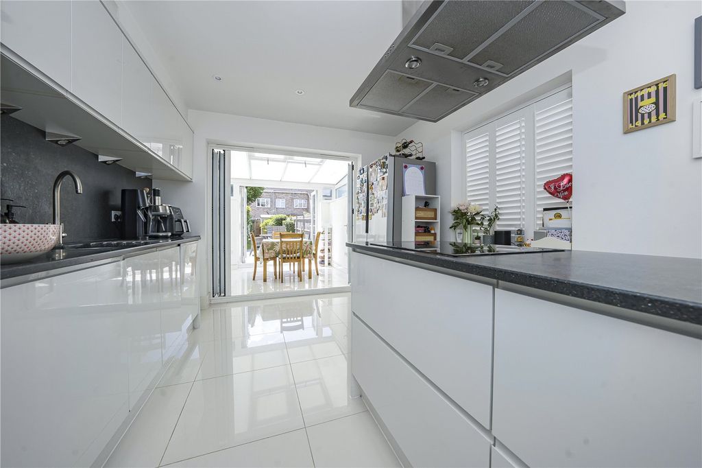 Property photo 2 of 17 Kitchen