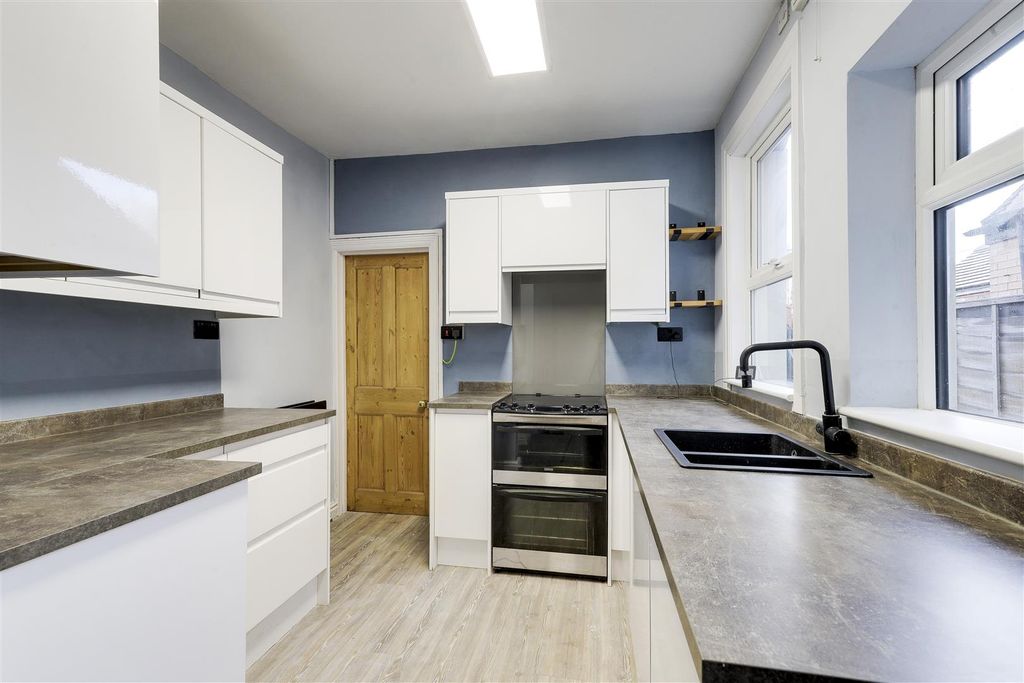 Property photo 3 of 21 836.Jpg