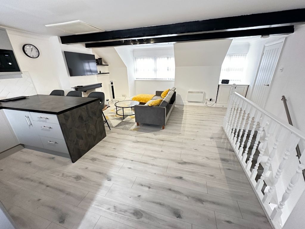 Property photo 3 of 8 4745584